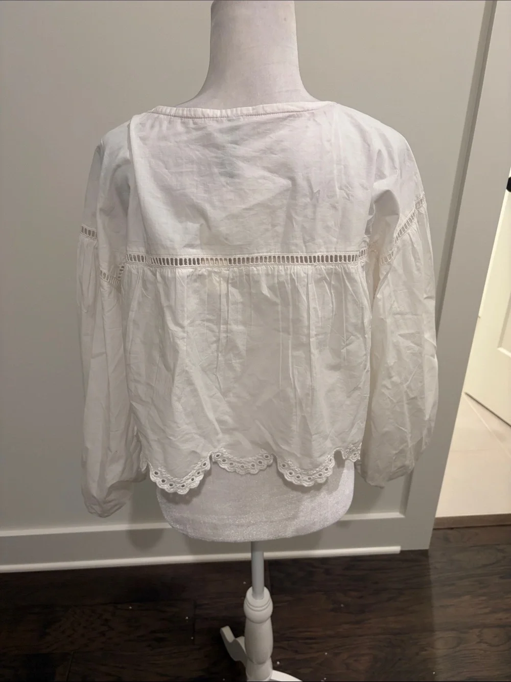 New with Tags Anthropologie Long Sleeve Scallop Trim Blouse Sz S